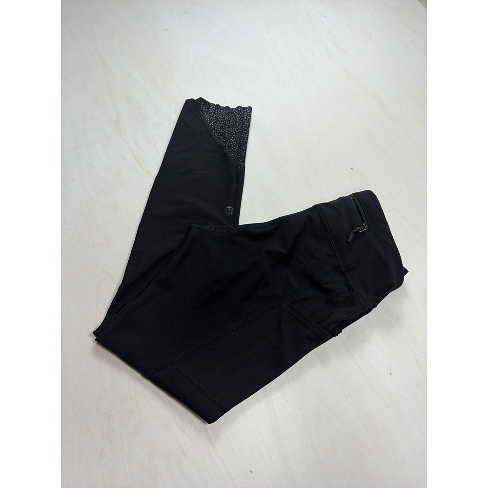 Lululemon Speed Up Tight Black Scalloped Hem Reflective Leggings Size4 24"Inseam
